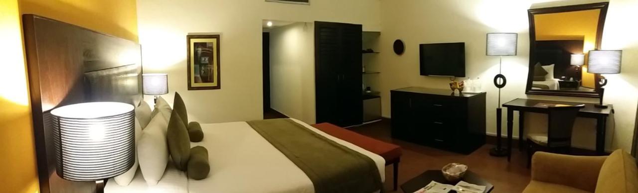Smart Hotel Lahore Eksteriør bilde