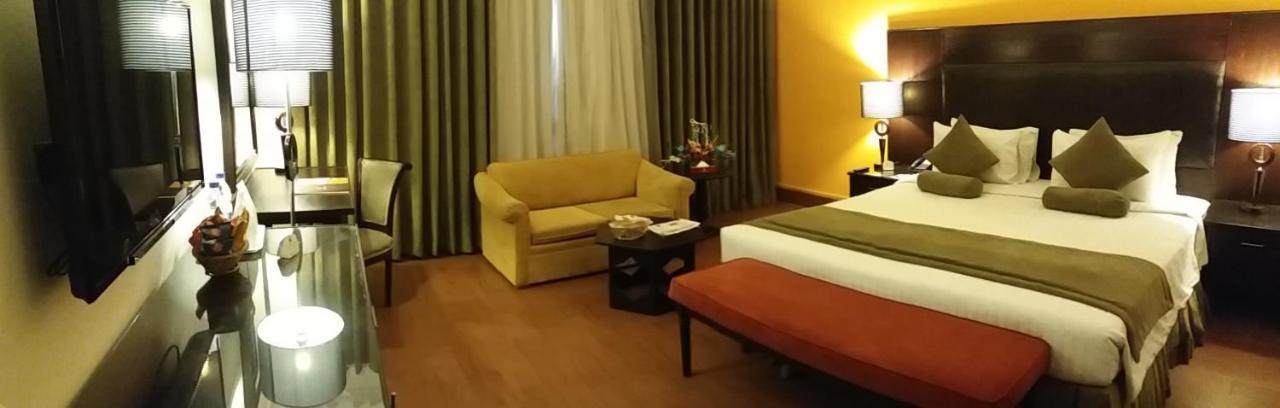Smart Hotel Lahore Eksteriør bilde