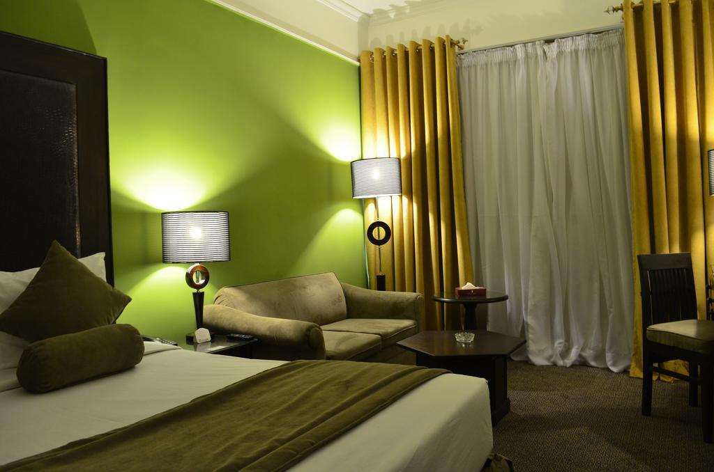Smart Hotel Lahore Rom bilde