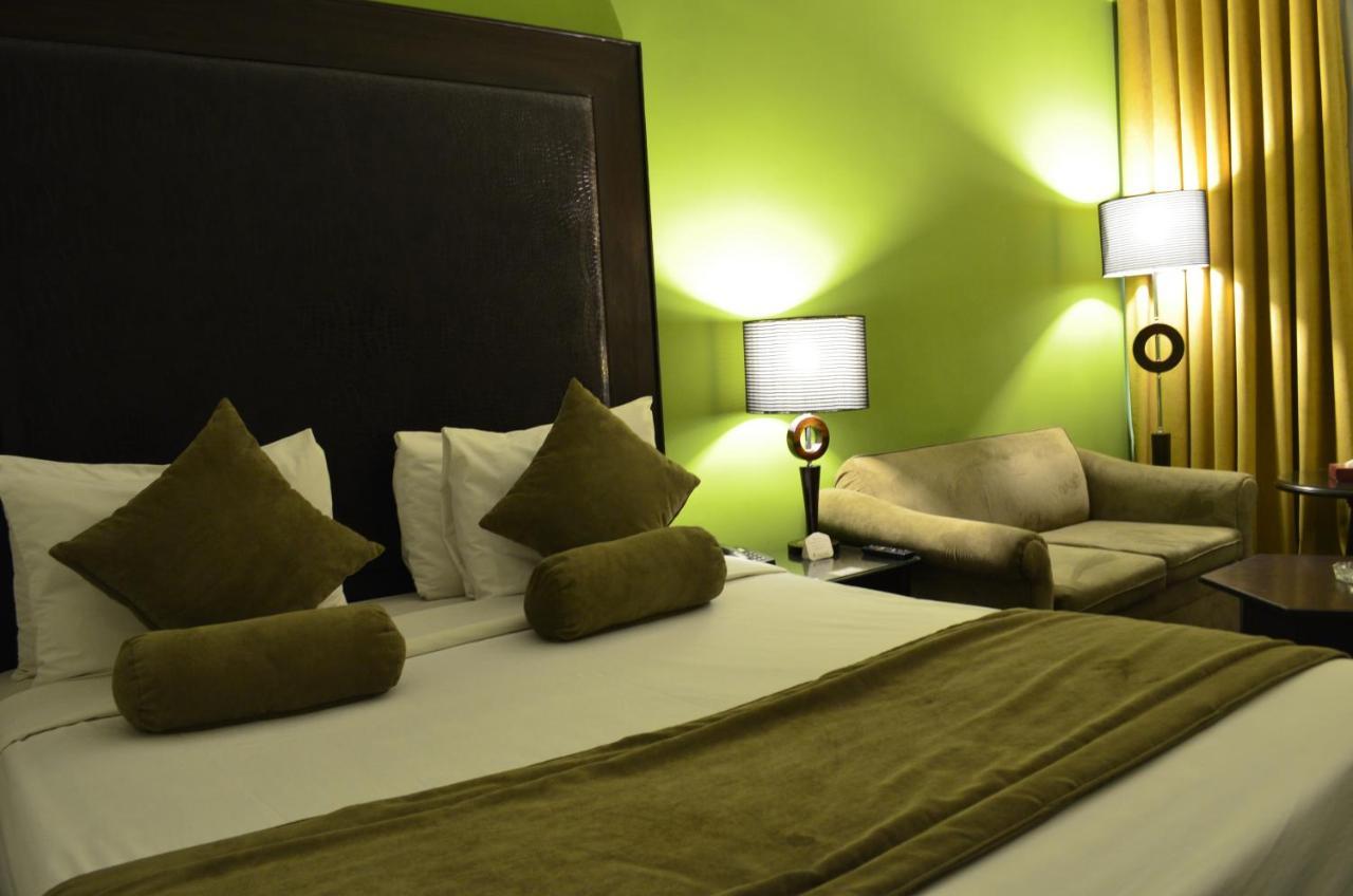 Smart Hotel Lahore Eksteriør bilde
