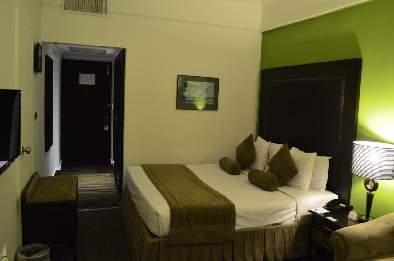 Smart Hotel Lahore Eksteriør bilde