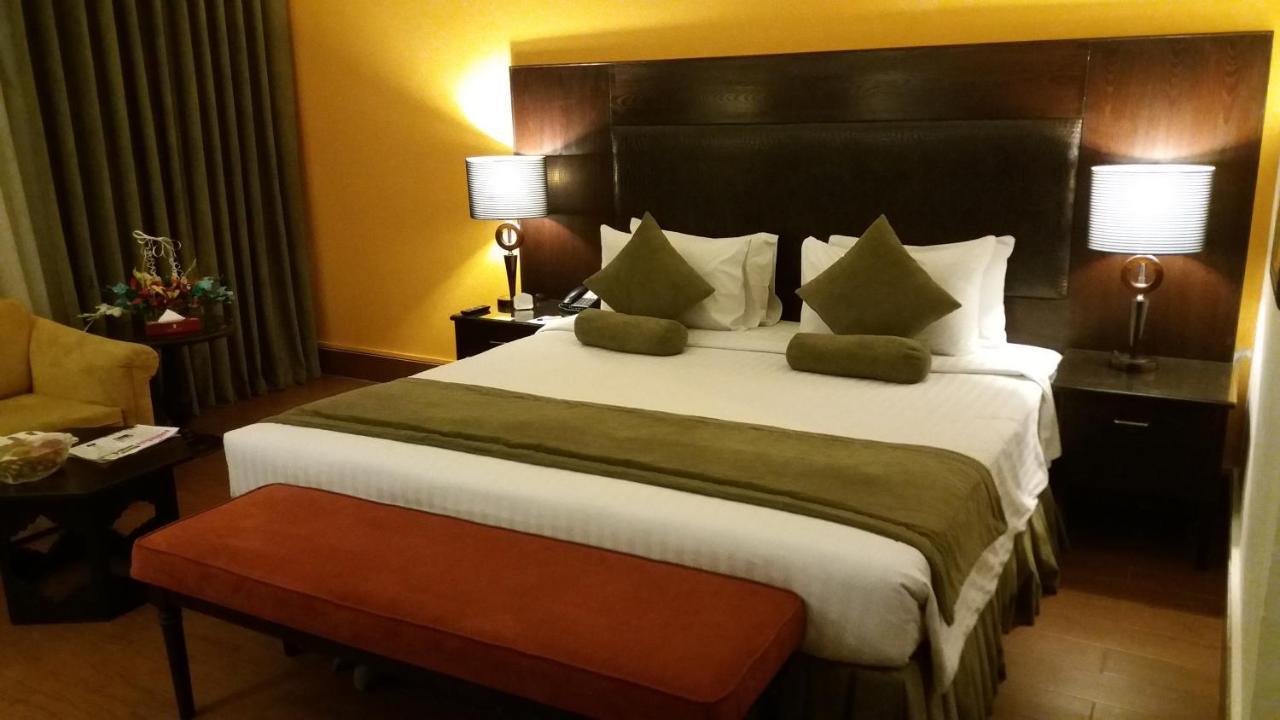 Smart Hotel Lahore Eksteriør bilde
