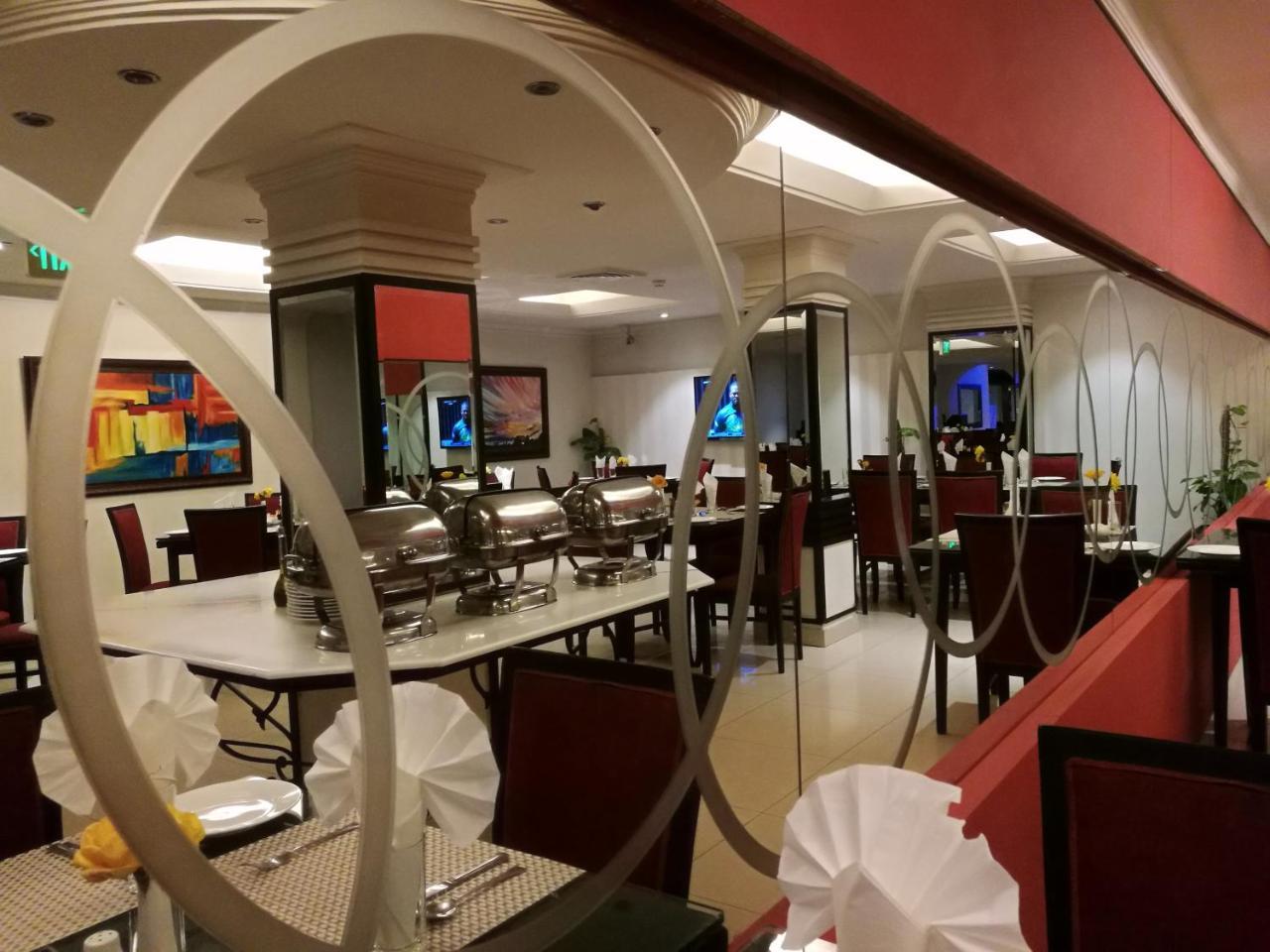 Smart Hotel Lahore Eksteriør bilde