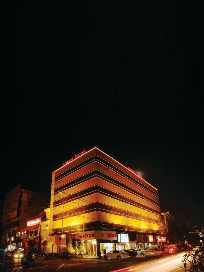 Smart Hotel Lahore Eksteriør bilde