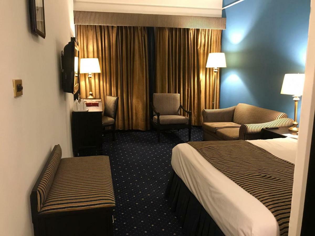 Smart Hotel Lahore Eksteriør bilde